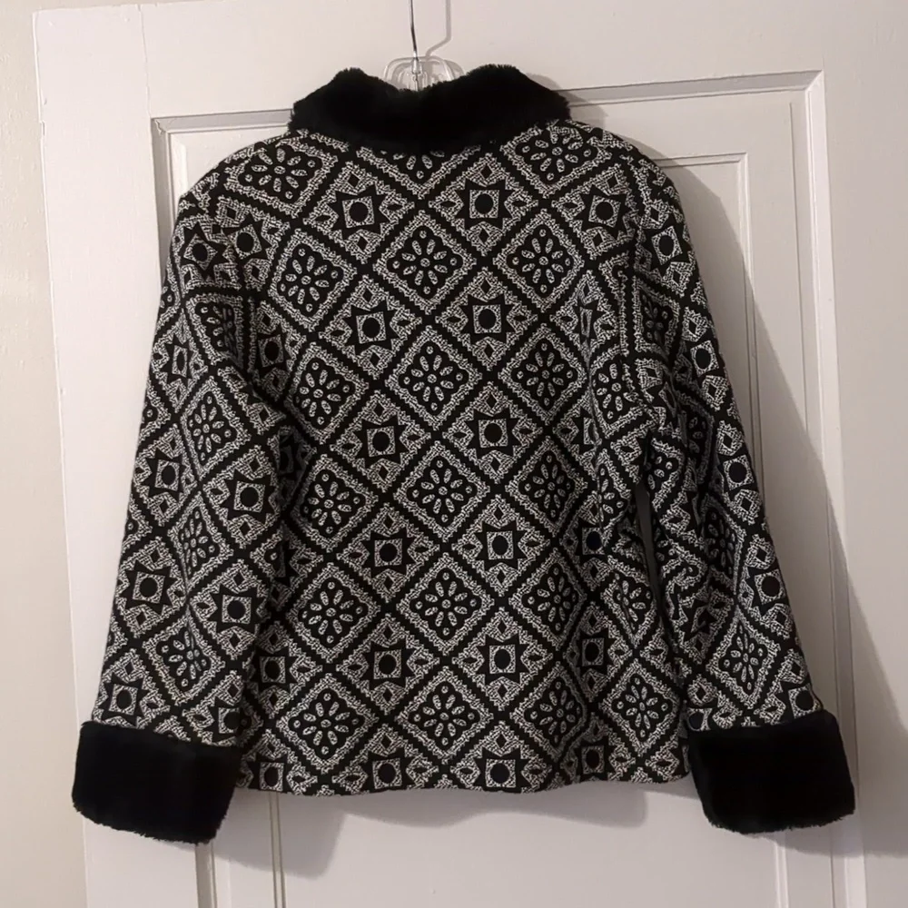 Faux Fur Quilted Jacket Collar Cuffs Black and White Artsy Petite Small